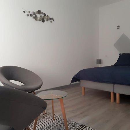 Ferienwohnung La Cour Charleville-Mézières Exterior foto